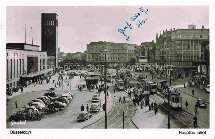STRAssENBAHN Tramway-- Duesseldorf Hauptbahnhof