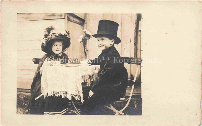 Kinder Child Enfants Hut Tee