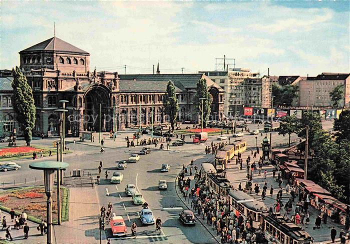 STRAssENBAHN Tramway-- Nuernberg Hauptbahnhof