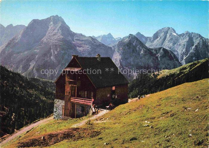 Plumsjochhuette 1617m Garmisch-Partenkirchen mit Gamsjoch und Falkengruppe
