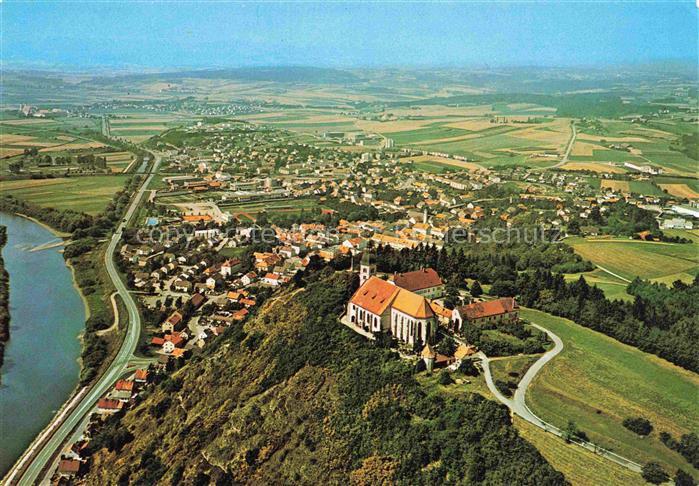 Bogenberg Donau Niederbayern Fliegeraufnahme mit Wallfahrtskirche