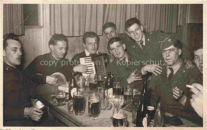 Akkordeon Handharmonika Accordion Accordeon Bier Militaria Gruppenfoto