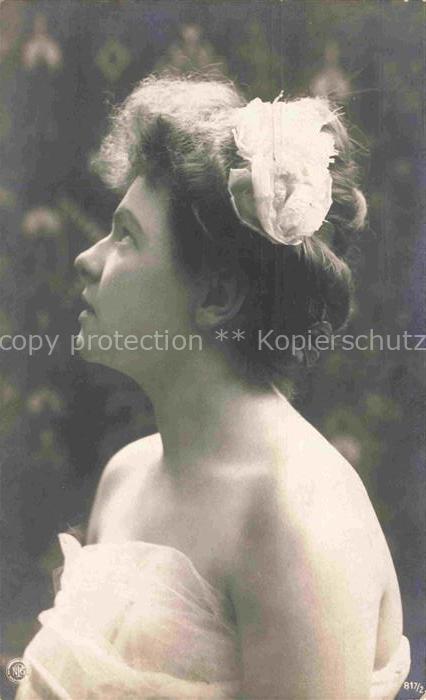 Foto NPG Nr. 817/2 Nachdenken Frau