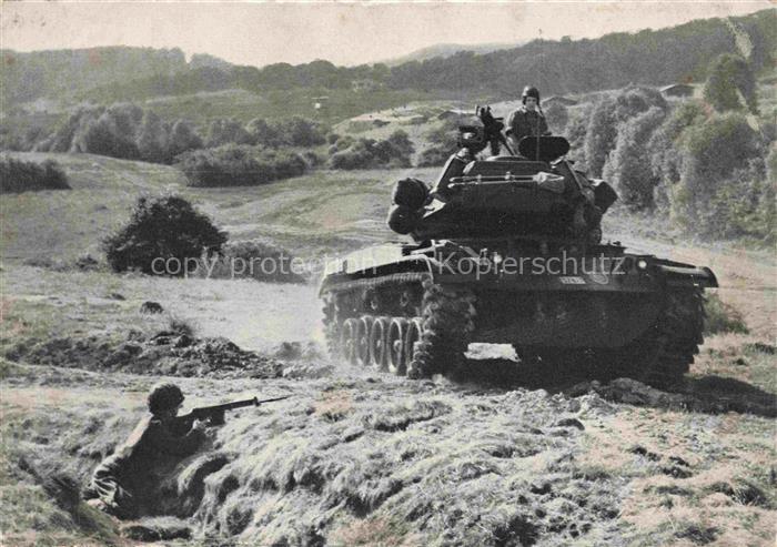 Militaria Panzer Tank Char d Assaut Bundeswehr im Manoever
