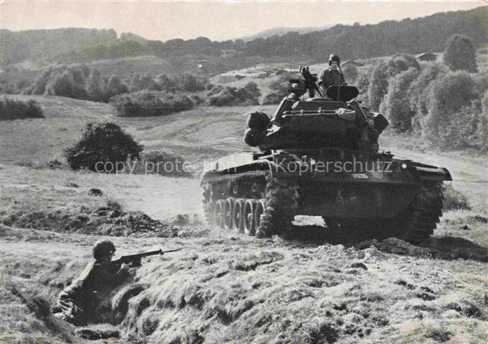 Militaria Panzer Tank Char d Assaut Bundeswehr im Manoever