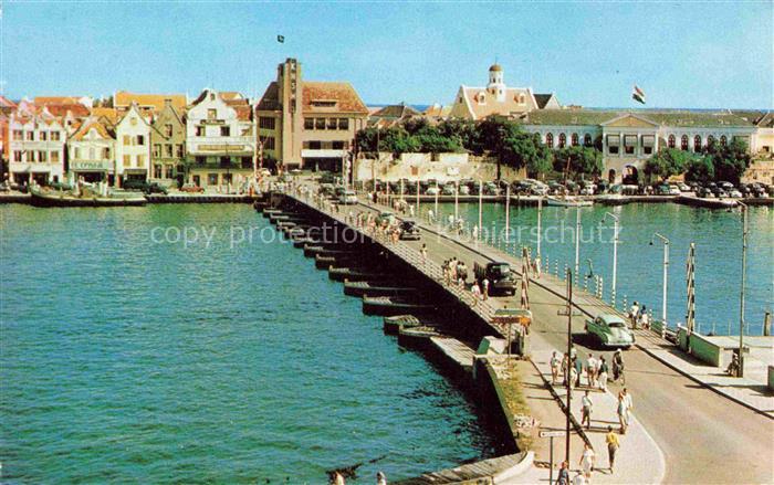 Curacao Willemstad Niederlaendische Antillen Pontoon Bridge with view of Punda s