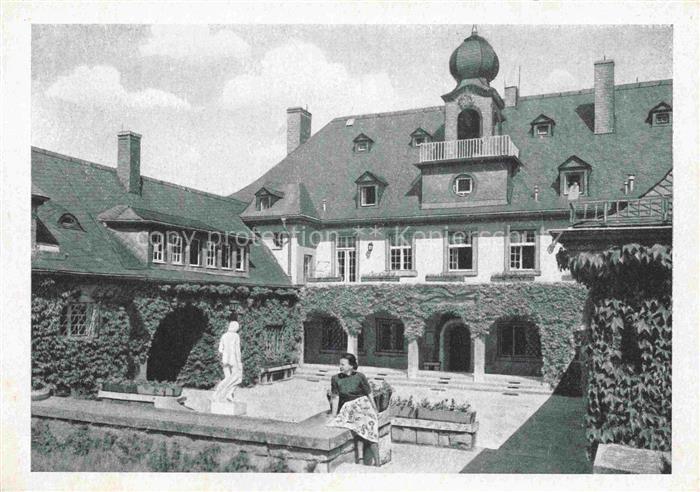 Saalfeld Saale Thueringen Bergfried Sanatorium der Maxhuette Schmuckhof mit Laub
