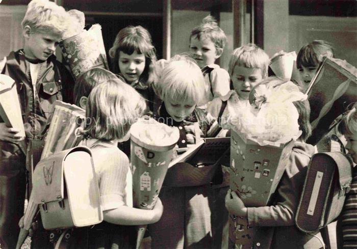 Schule School Ecole Escuela Scuola-- Schulanfang Zuckertuete