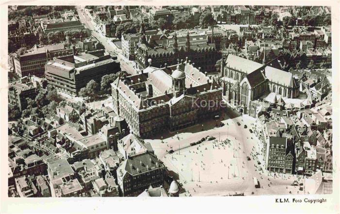 Amsterdam  NL Dam met Kon Paleis