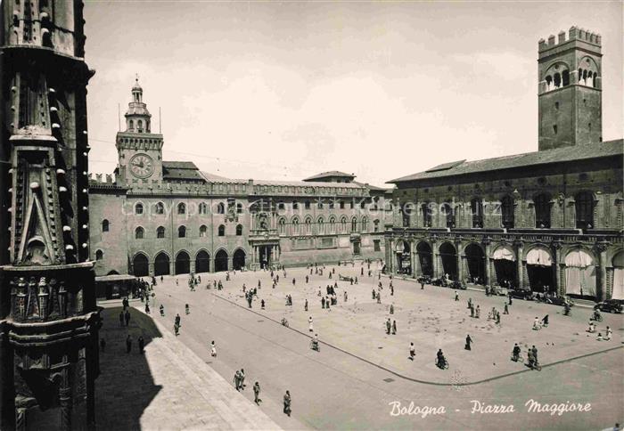 BOLOGNA IT Piazza Maggiore