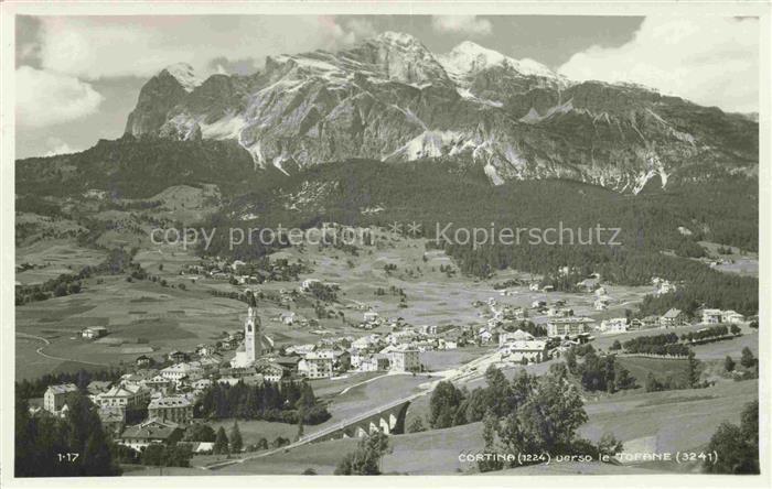 Cortina d Ampezzo Veneto IT verso le Tofane