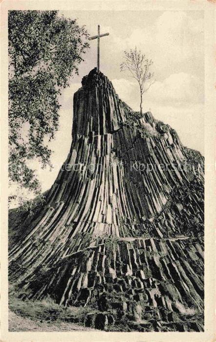 Herkersdorf Kirchen Sieg Rheinland-Pfalz Druidenstein mit Gipfelkreuz