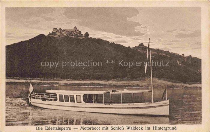 Edertalsperre Waldeck-Frankenberg Hessen Motorboot mit Schloss Waldeck