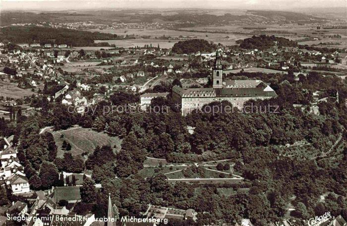 Siegburg NRW Fliegeraufnahme mit Benediktinerabtei und Michaelsberg