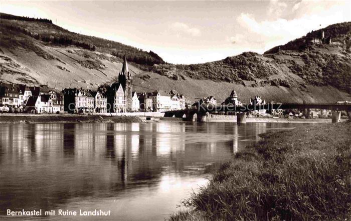 BERNKASTEL-KUES Berncastel Rheinland-Pfalz Mostelpartie mit Ruine Landshut