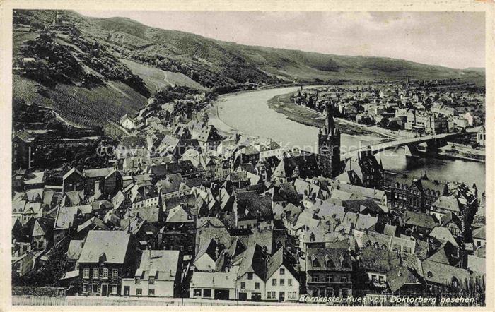 BERNKASTEL-KUES Berncastel Rheinland-Pfalz Blick vom Doktorberg