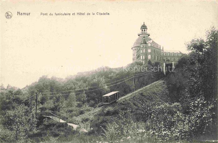 NAMUR-sur-Meuse Belgie Pont du funiculaire et Hotel de la Citadelle