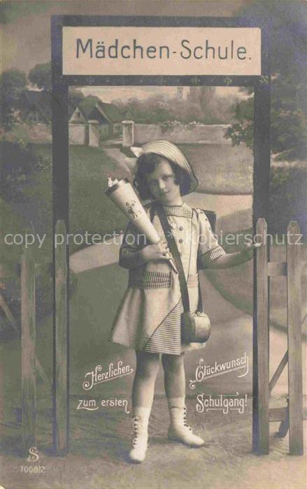 Foto SLJFF Nr. 7008/2 Maedchen Schule Schuleingang