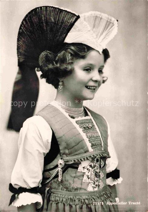 Trachten Schweiz Appenzell Maedchen
