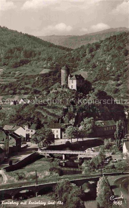 Kreuzberg Ahr Altenahr Ahrweiler Rheinland-Pfalz Fliegeraufnahme mit Schloss Kre
