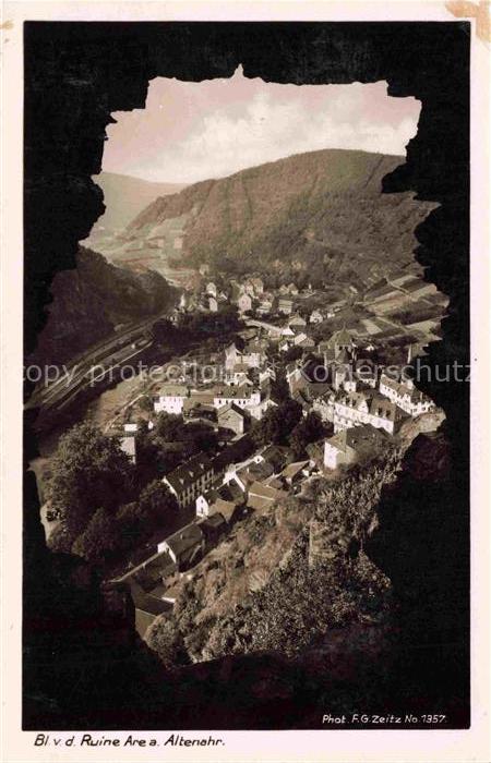 Altenahr Ahrweiler Rheinland-Pfalz Blick von der Ruine Are