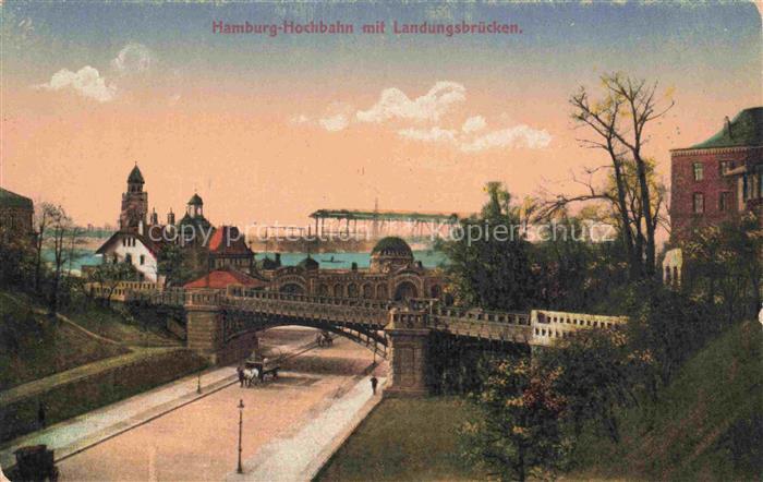 HAMBURG  CITY Hochbahn mit Landungsbruecken