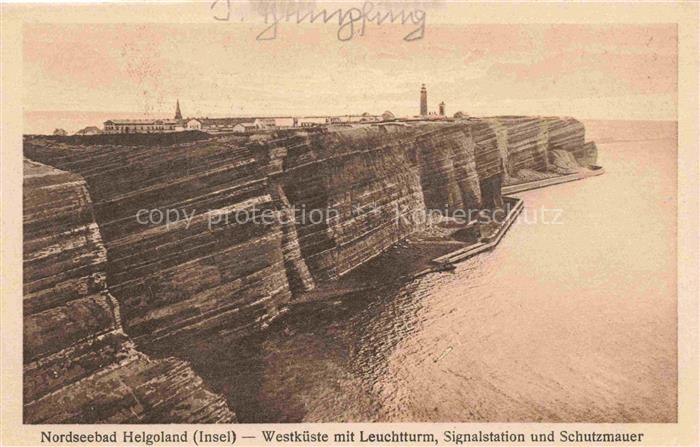 HELGOLAND Insel Schleswig-Holstein Westkueste mit Leuchtturm Signalstation und S