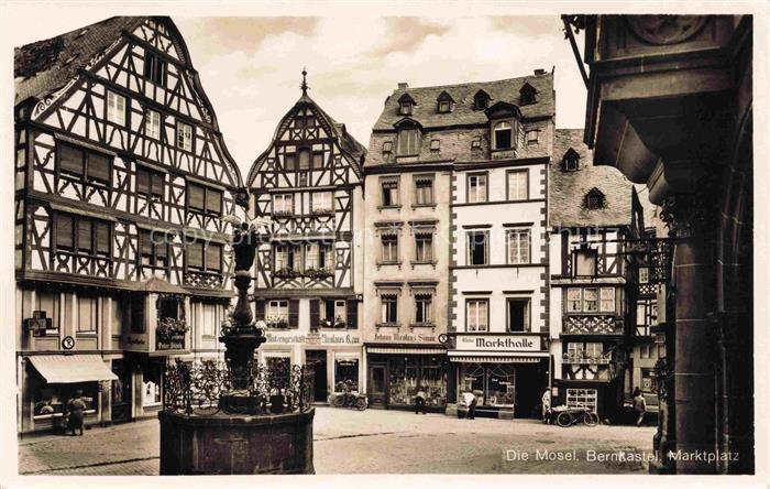 BERNKASTEL-KUES Berncastel Rheinland-Pfalz Marktplatz Brunnen