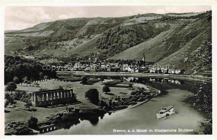 Bremm Mosel Rheinland-Pfalz mit Klosterruine Stubben