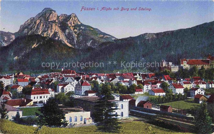 Fuessen am Lech Allgaeu Bayern mit Burg und Saeuling