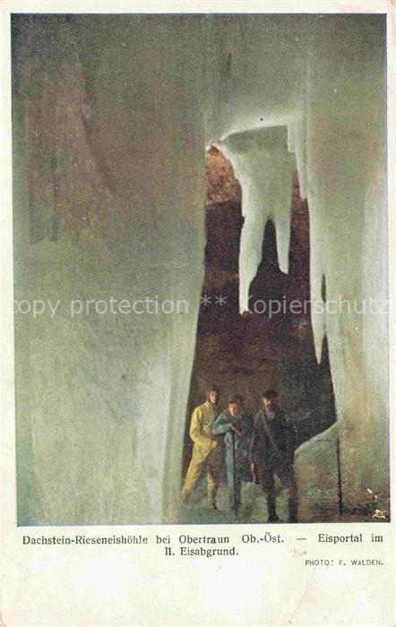 Obertraun Traunviertel Oberoesterreich AT Dachstein Rieseneishoehle Eisportal im