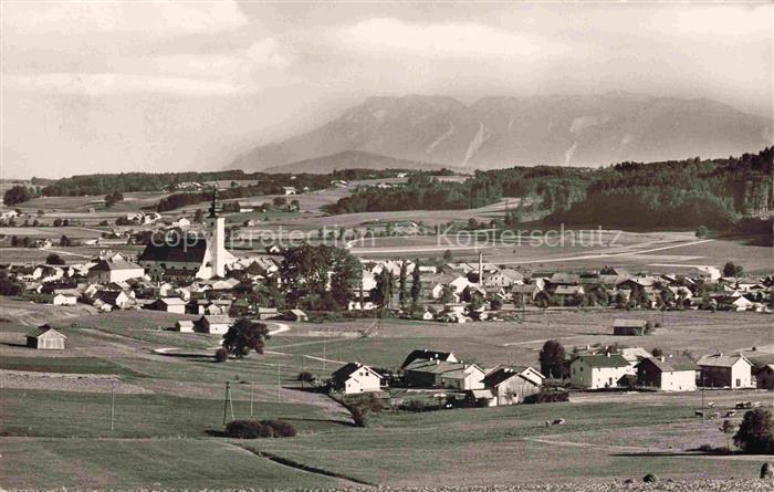 Waging See Traunstein Bayern mit Untersberg