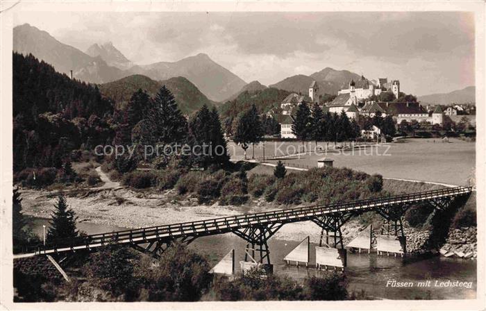 Fuessen am Lech Allgaeu Bayern mit Lechsteeg