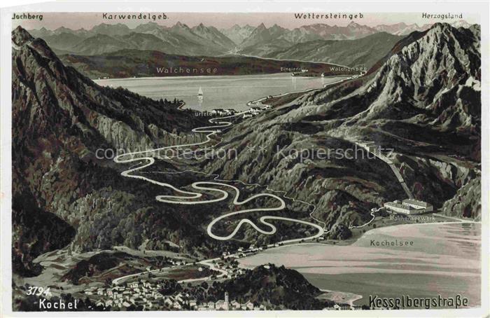 Kochel am See Bayern mit Kesselbergstrasse und Karwendel