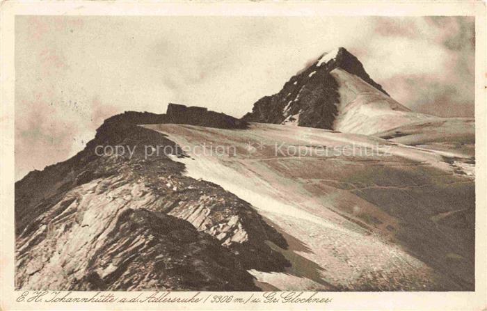 Johannhuette 3465m Grossglockner 3798m Kaernten AT an der Adlersruhe