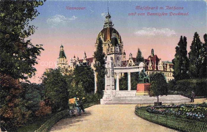 HANNOVER  CITY Maschpark mit Rathaus und von Bennigsen Denkmal