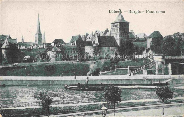LueBECK  CITY Burgtor Panorama