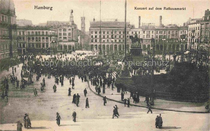 HAMBURG  CITY Konzert auf dem Rathausmarkt