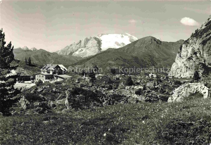 Marmolada 3340m Trentino IT Albergo Passo Falzarego Col di Lana