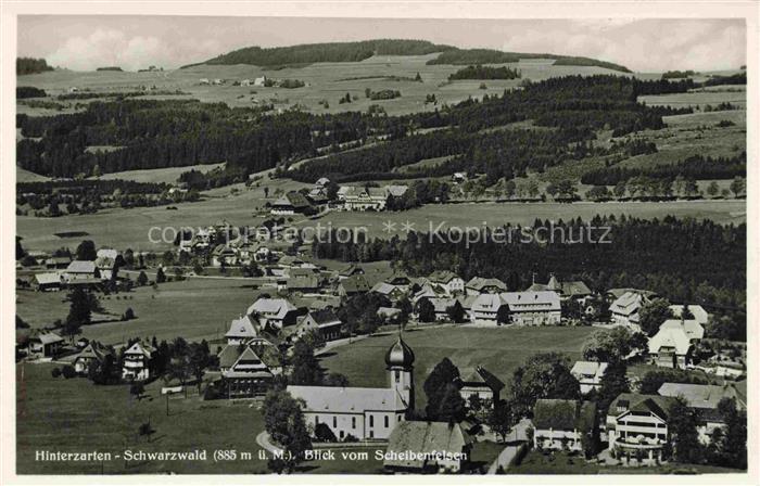 Hinterzarten Breisgau-Hochschwarzwald BW Schwarzwald Scheibenfelsen Kirche Haeus