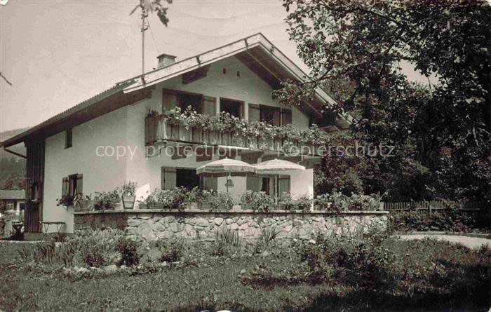 Schliersee Bayern Pension Balkon Blumen Garten Sonnenschirme Terrasse Baeume Alp