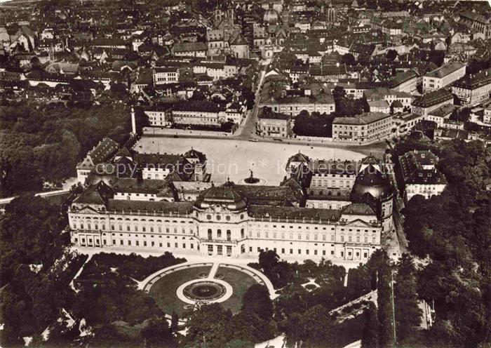 WueRZBURG Bayern Residenz Ehrenhof Residenzgarten Barockschloss Fliegeraufnahme