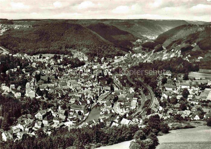 Calw Schwarzwald BW Schwarzwald Tal Nagold Bahnlinie Stadtgrundriss Wald Huegel