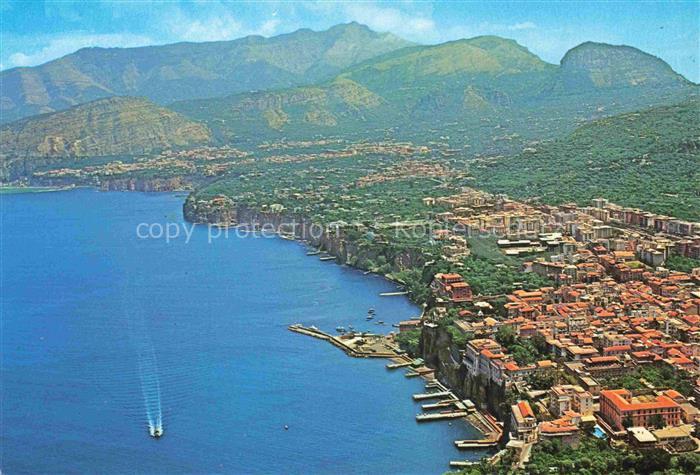 SORRENTO  Sorrent Campania IT Veduta-aerea Kueste Klippen Hafen Meer Bergkette S
