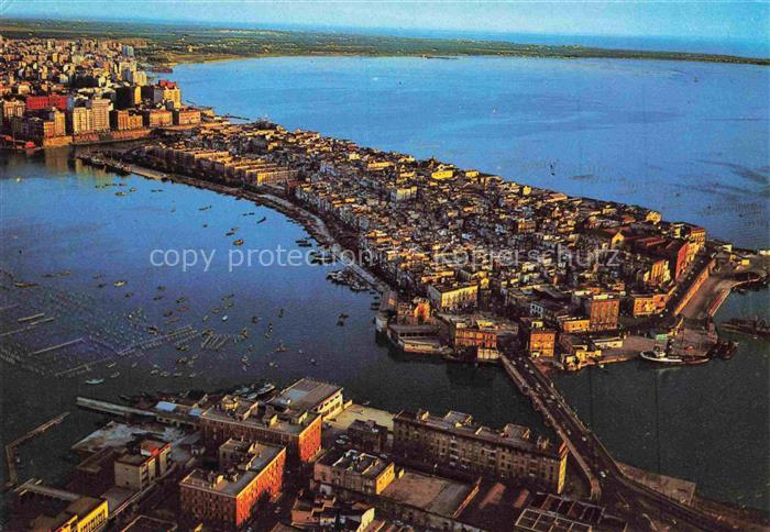 TARANTO Tarent Puglia IT Veduta-aerea Città-Vecchia Altstadt Halbinsel Hafen Mee