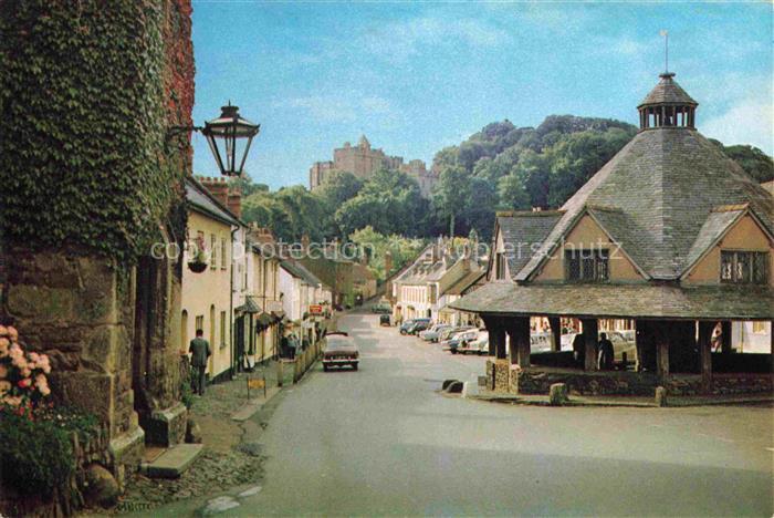Dunster Somerset UK Yarn-Market Dunster-Castle Dorfstrasse Buergerhaus Efeu Gasl