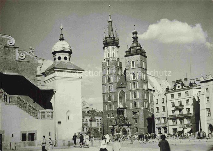 KRAKOW Krakau PL Rynek-Główny Marienkirche Kościół-Mariacki Hauptmarkt Tuchhalle
