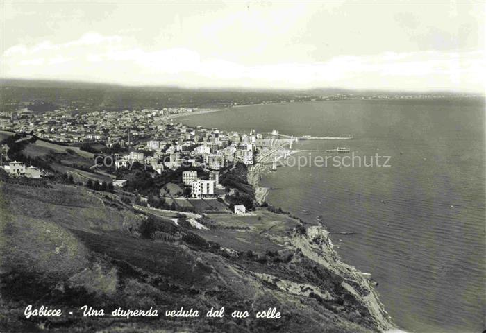 GABICCE MARE IT Meer Adria Kueste Pier Panorama Kuestenstadt Huegel
