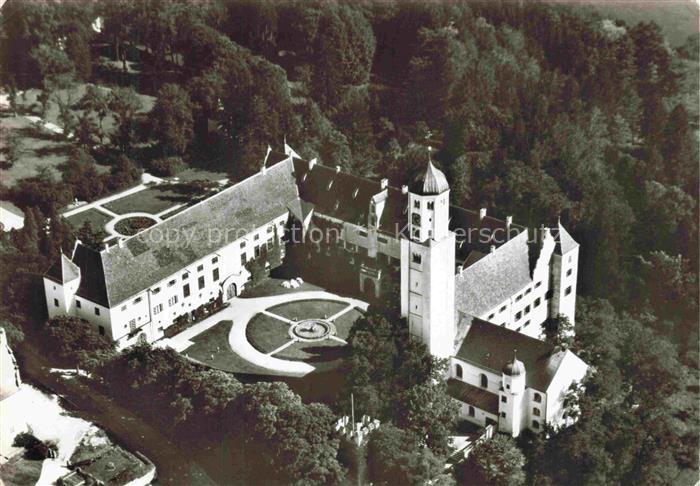 Kirchheim Schwaben Bayern Fugger-Schloss Schloss Turm Schlosshof Brunnen Wald Lu