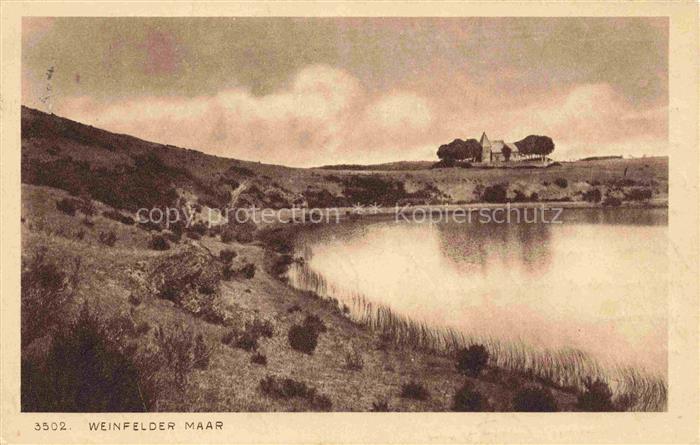 Daun Vulkaneifel Rheinland-Pfalz Partie am Weinfelder Maar mit Kapelle Nr. 3502